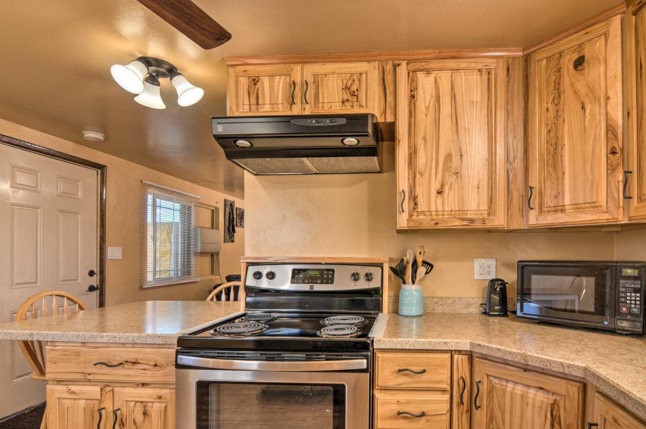 Cozy Home With Canyon Views 2 Mi To Grand Staircase Henrieville Exterior photo